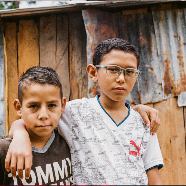Brothers-WereldOuders NPH Honduras ┬® Tony Docekal