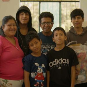 Elena WereldOuders Peru voedselpakketten